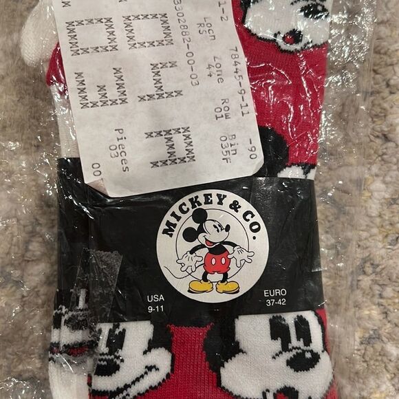 Vintage Mickey&co socks 2 pairs size 9-11 NWT all over print white and red pair - Picture 2 of 6